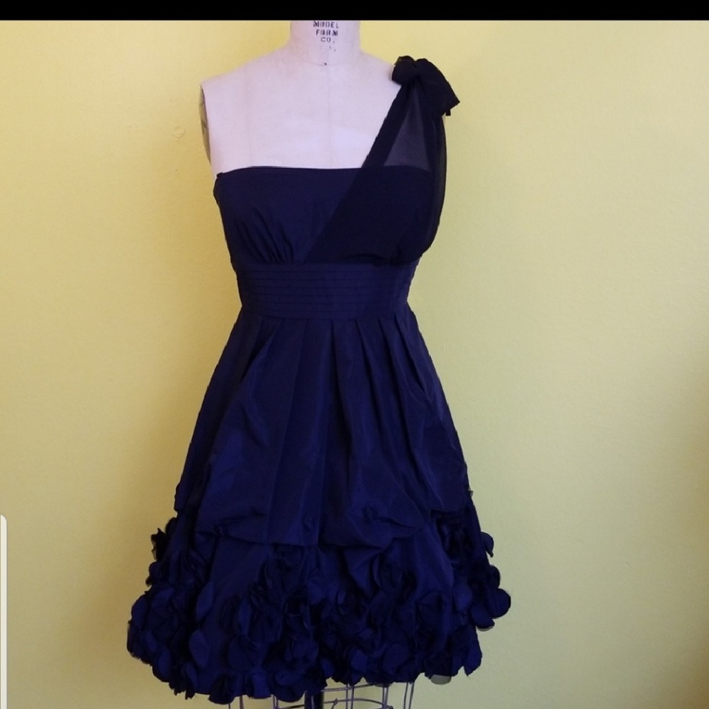 BCBGMAXAZIRA  Dress Size 6